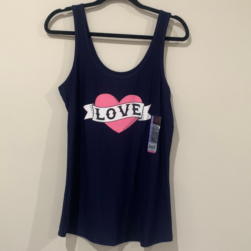 NWT - No Boundaries Love Tank Top for Juniors/Women.